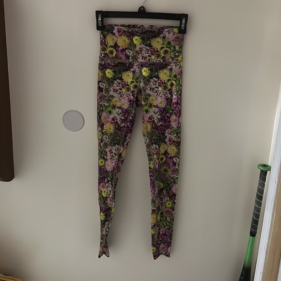Floral Lulu lemon athletica leggings💐 - Picture 4 of 6